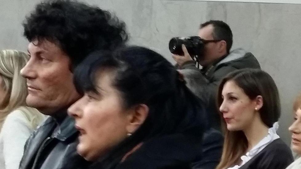 «L’ha ammazzata lui, per gelosia e soldi»