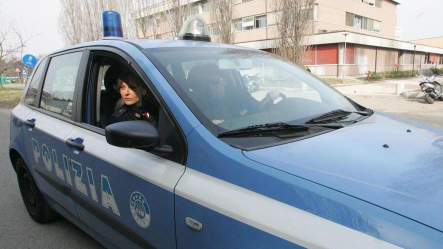 Studenti rubano un telefonino, denunciati