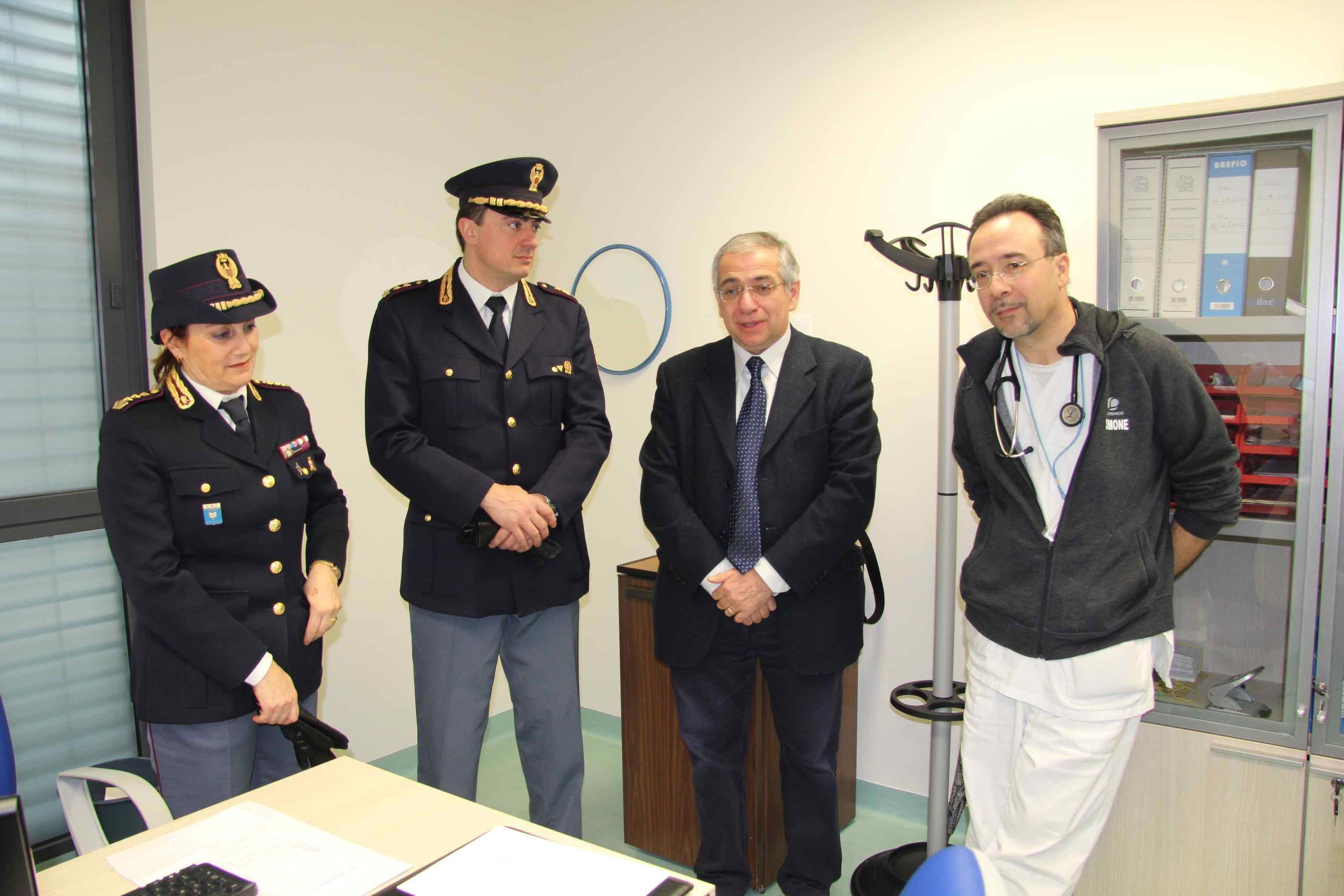 La presentazione del posto fisso di polizia all'ospedale di Prato (foto Batavia)