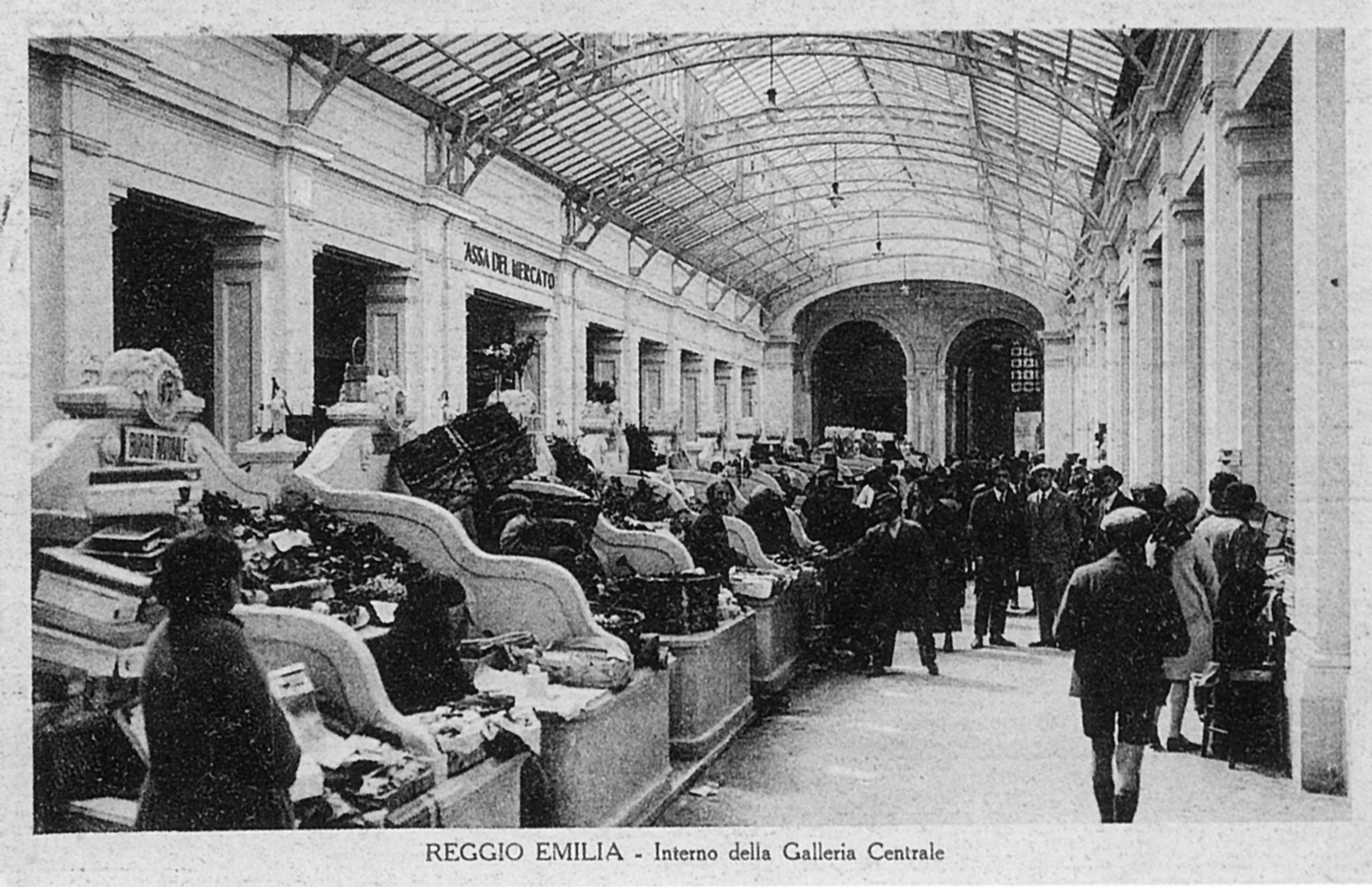 «Reggio in cartolina», in edicola con la Gazzetta di Reggio