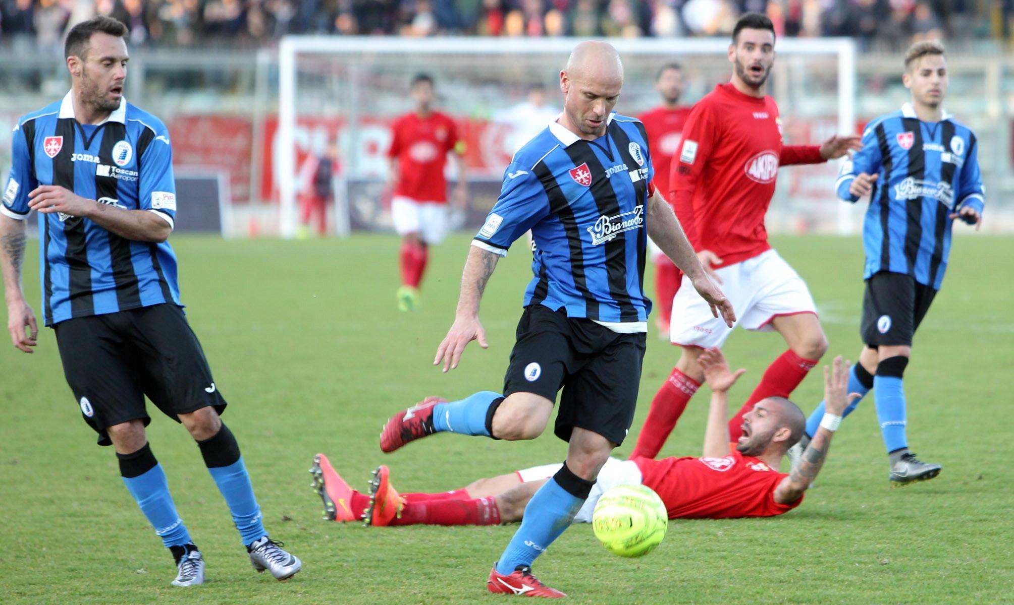 Il difensore Andrea Lisuzzo