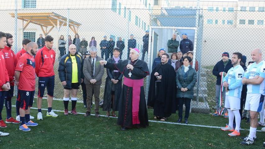 Sassari, la Torres fa festa a Bancali per il campo dei detenuti