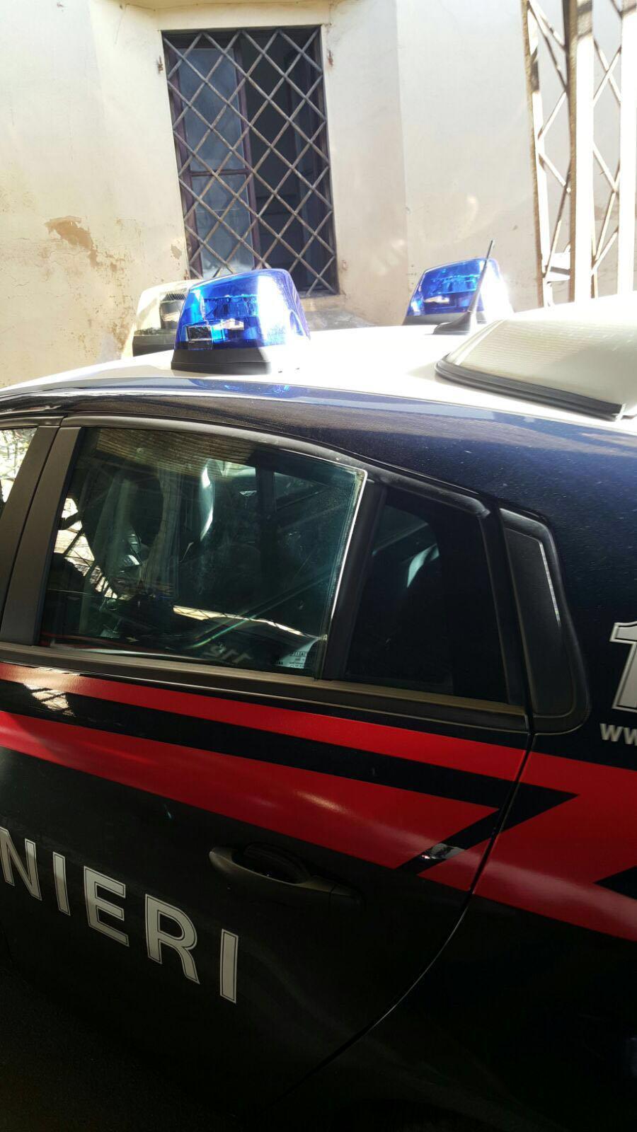 Una pattuglia di carabinieri