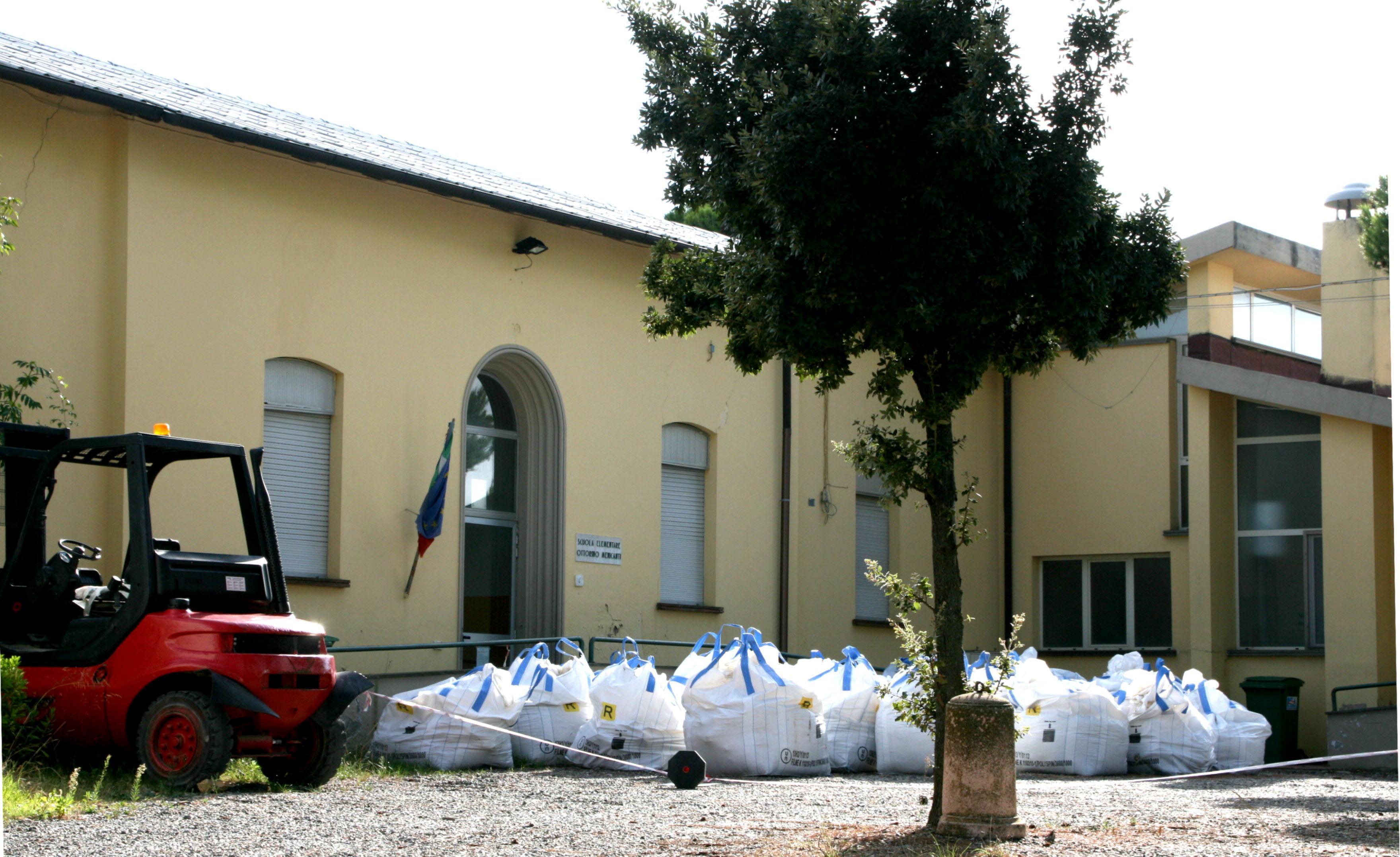 La bonifica dell'amianto nella scuola materna di Nibbiaia