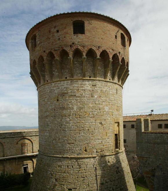 Turisti sulla Torre del Maschio