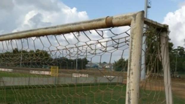 Campo di calcio, la dirigenza lascia