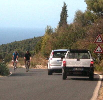 Scontro a Nibbiaia: tre auto coinvolte, una resta bloccata 