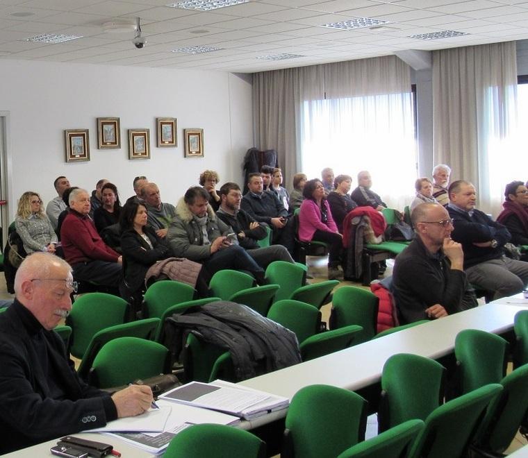 I sindacati spingono per le fusioni 