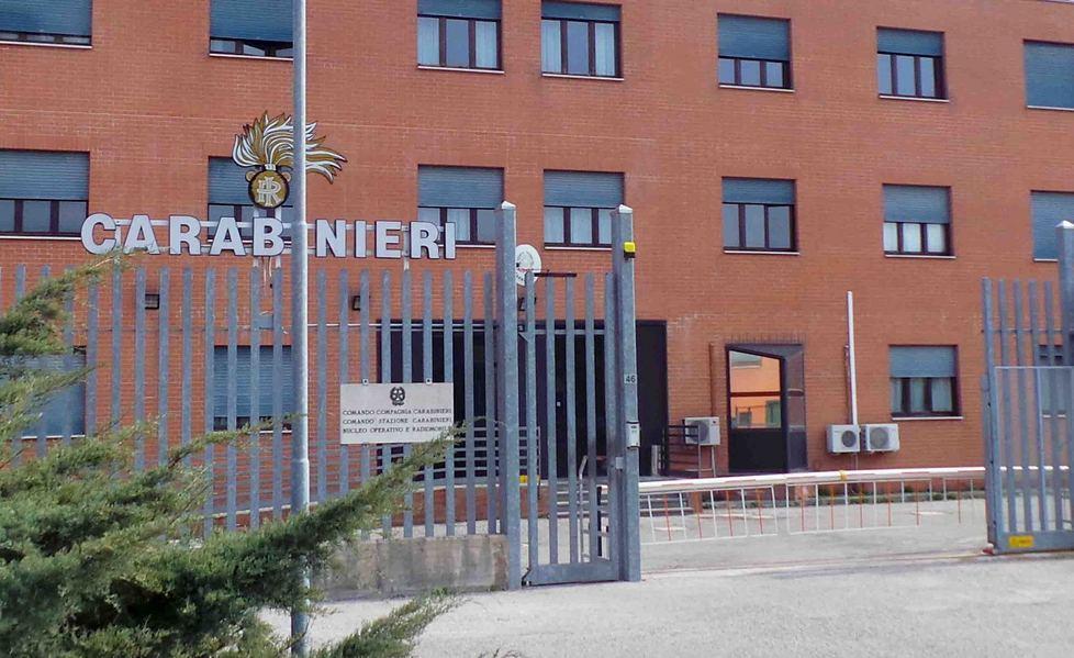 Furto in casa: rubati soldi, oggetti d’oro e una pistola