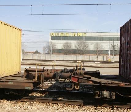 Linea logorata, il treno deraglia 