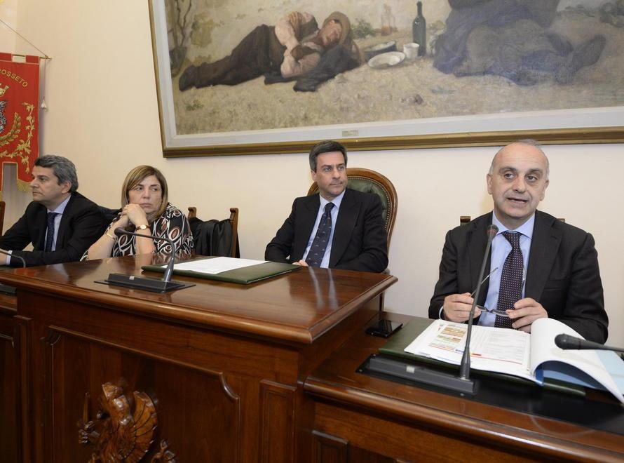 Il sottosegretario Bocci (a destra), con il sindaco Bonifazi, il prefetto Manzone e il vicesindaco Borghi (foto Bf)