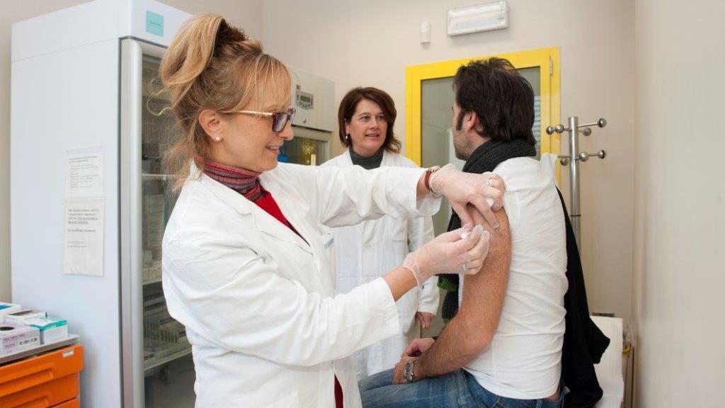Pistoia, vaccinazione straordinaria per i ragazzi