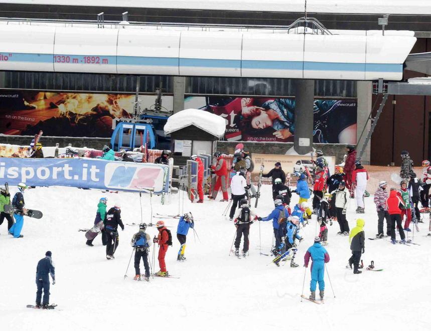 Neve, sole, impianti aperti per un weekend a tutto sci 