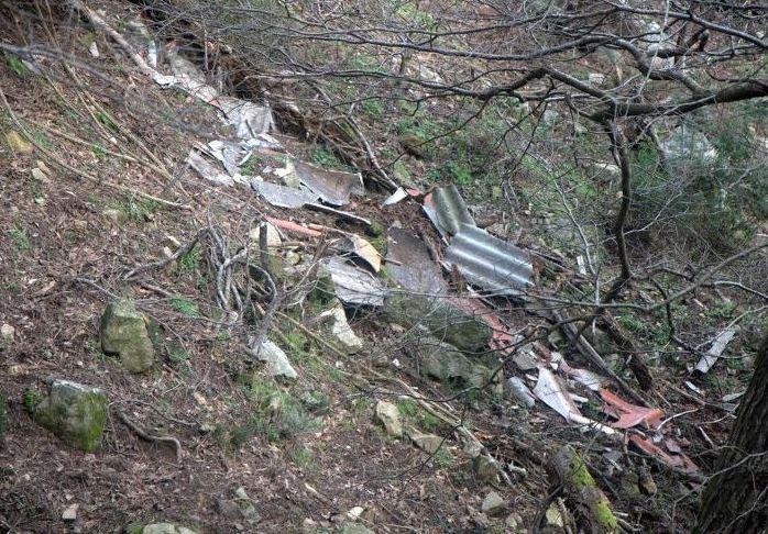 Rifiuti e amianto vicino al rifugio di San Francesco 