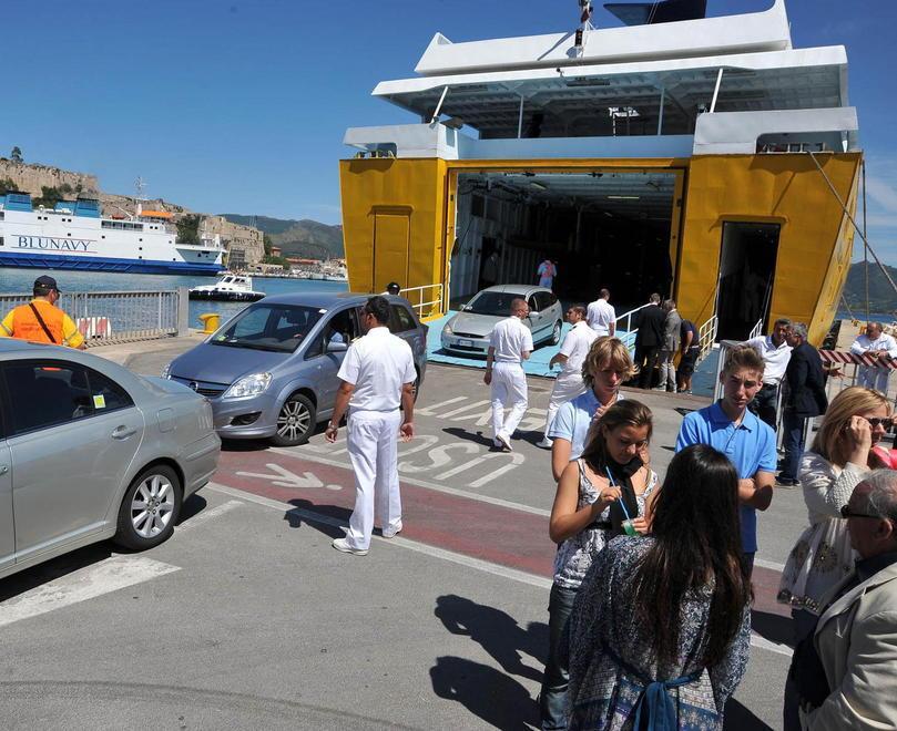 Contributo di sbarco, tutte le ragioni del muro contro muro 
