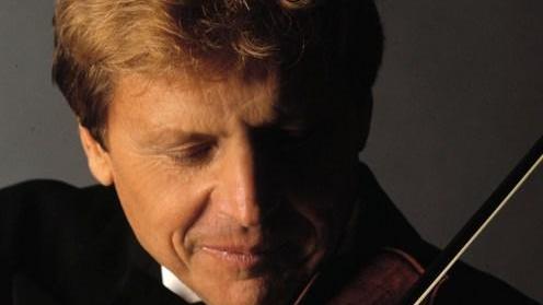 Ughi e la filarmonica di Roma al Valli in “Violino Romantico”