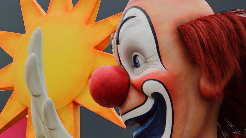 Un dettaglio del carro "52 sfumature di Carnevale" (foto Nico - Niccolò Cappelli)