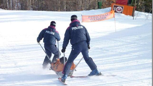 Un soccorso sulle piste dell'Abetone (foto d'archivio)
