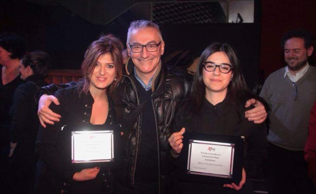 Il capocronista del Tirreno Alessandro Guarducci fra le due giornaliste premiate Eva Giovannini e Maria Giorgia Corolini (Vincenzoni) 