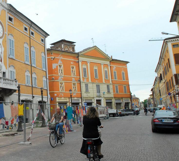 Finale, cazzotti ad anziano turista per rapinargli 500 euro 