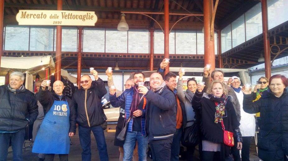 In piazza Lippi si festeggia «Ma restiamo in guardia»