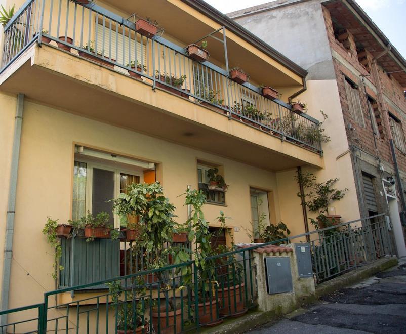 Peste suina, alta tensione proiettili contro il sindaco 