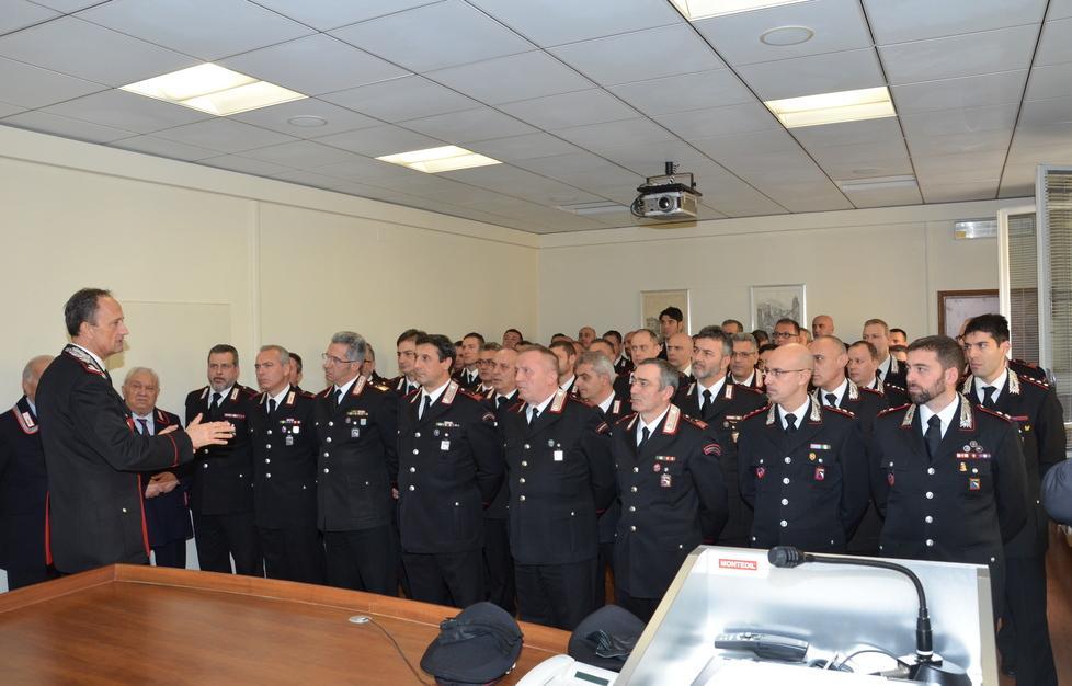 Il generale Fischione in visita al Comando dei carabinieri 