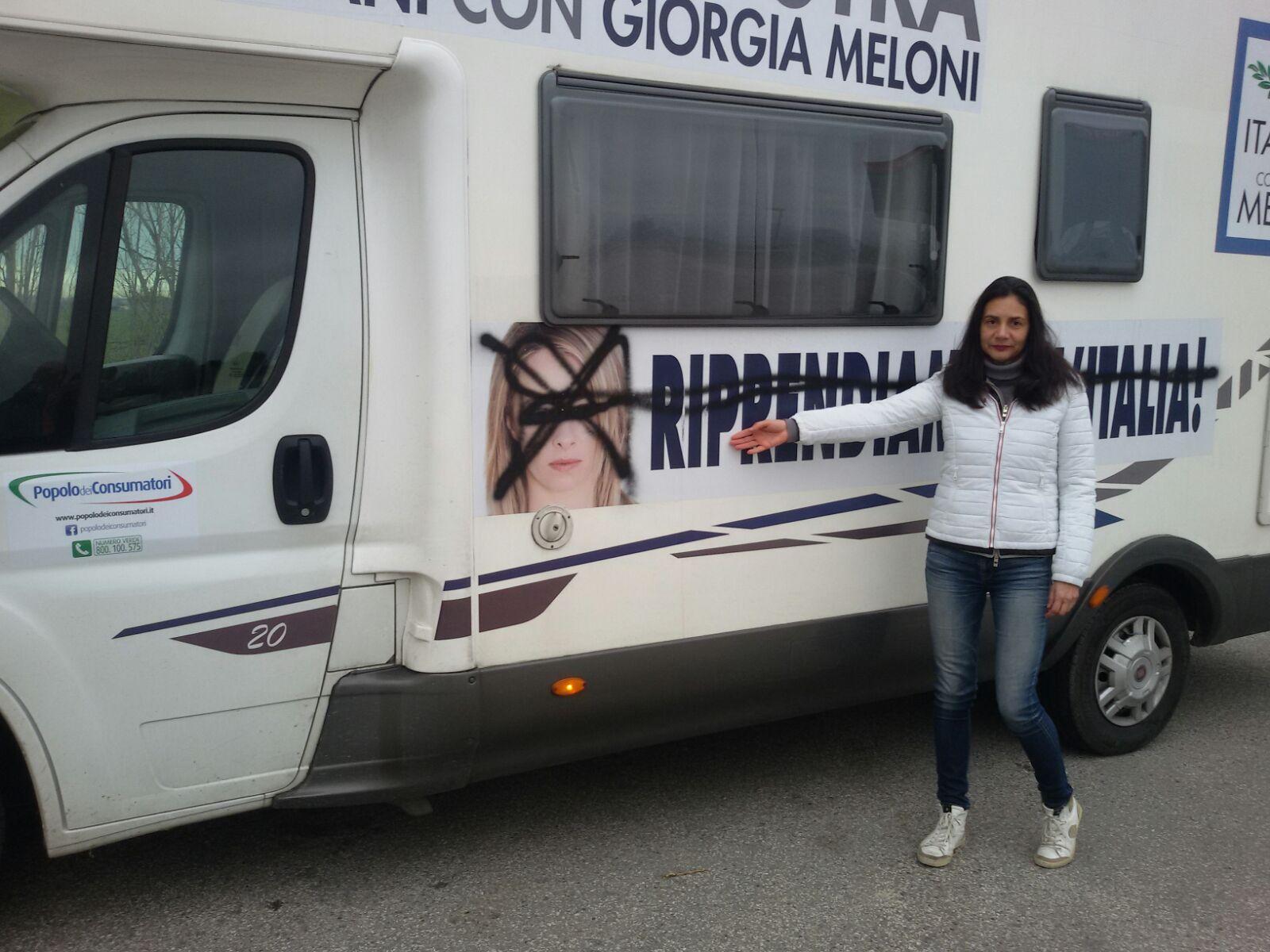 Atto vandalico contro il camper di Terra Nostra