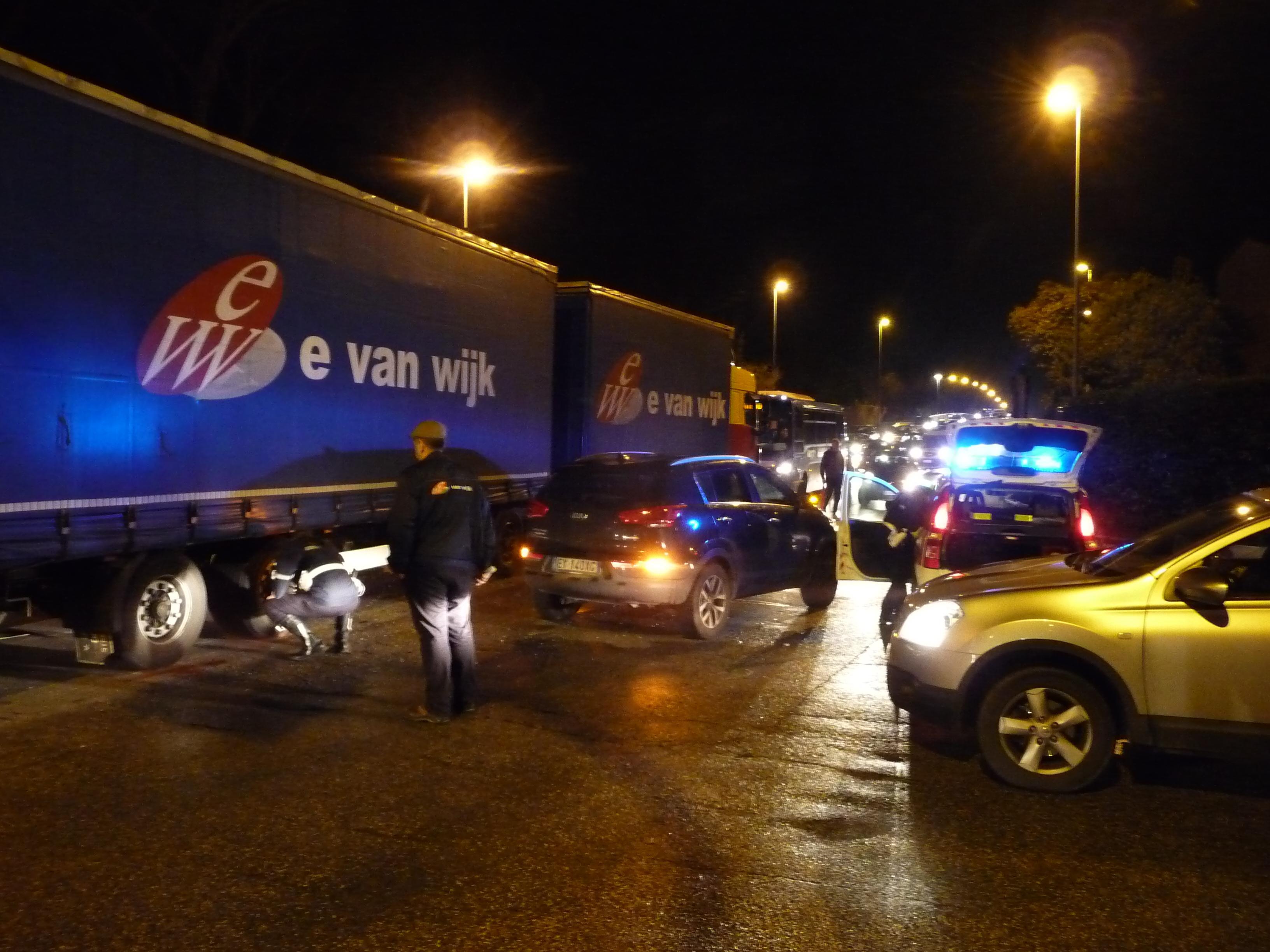 Viale Europa bloccato per un incidente: traffico in tilt