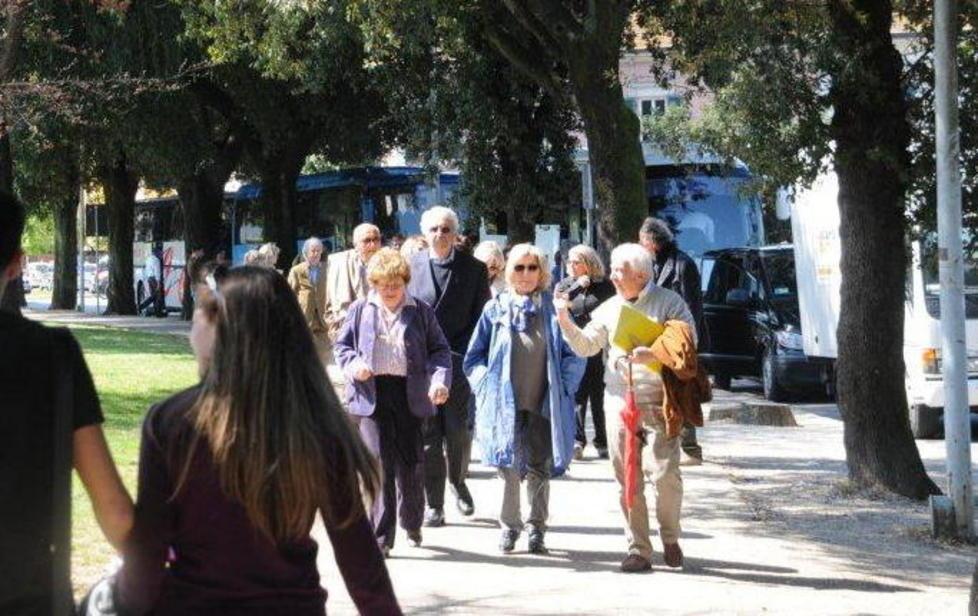 Bus, sconti per chi paga il ticket online 