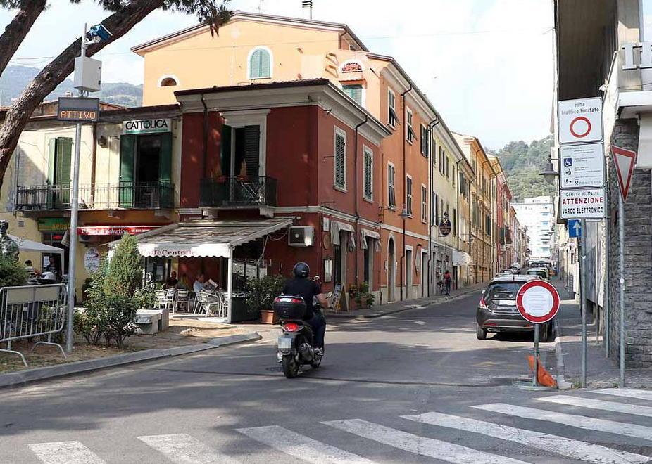 Ztl a Massa, 2.300 multe in un solo weekend 