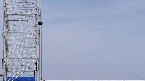 Bando per gli show a Marina