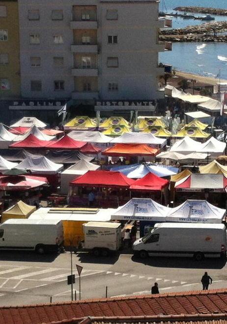 Pasqua nel golfo con le bancarelle di Piazze d’Europa 