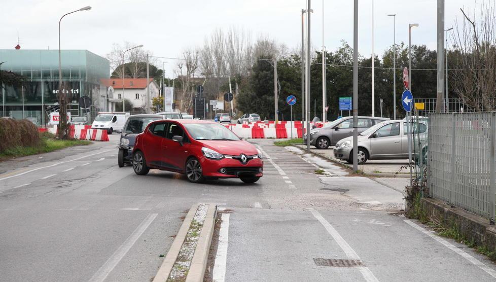 Torna a doppio senso la via Aurelia al Cotone 