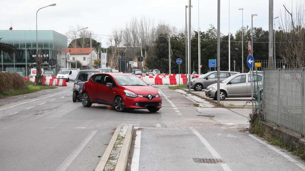Torna a doppio senso la via Aurelia al Cotone