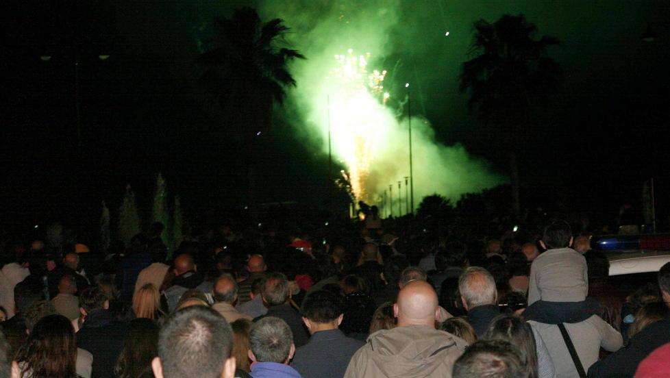 Torna il festival dei fuochi quattro serate in spiaggia al Forte 