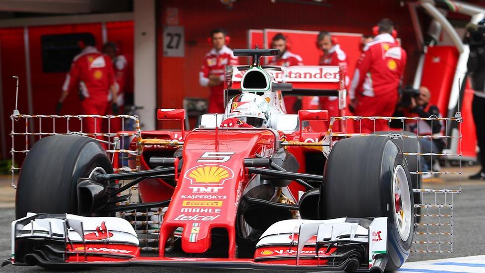 Vettel e la Ferrari i più veloci Hamilton: «Non bado a loro»