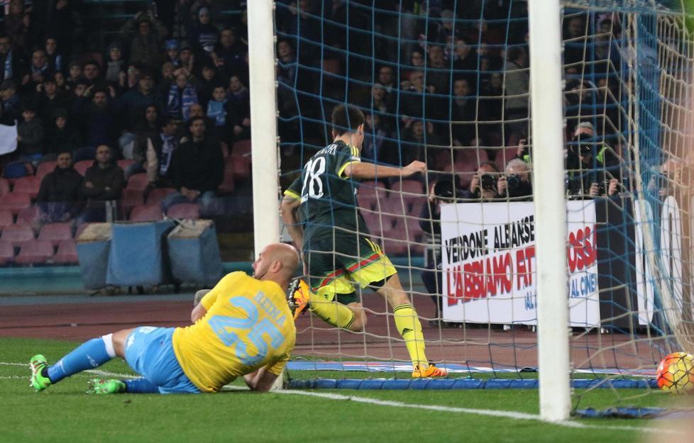 Il Napoli viene frenato dal Milan e non riesce a riprendersi la vetta 