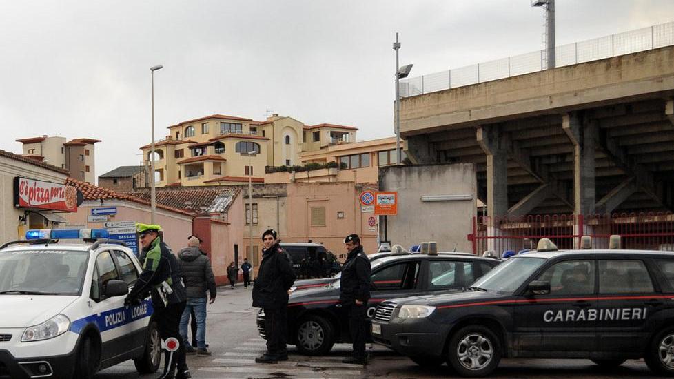 Calciatori torresini aggrediti dopo il derby: tre indagati per rapina