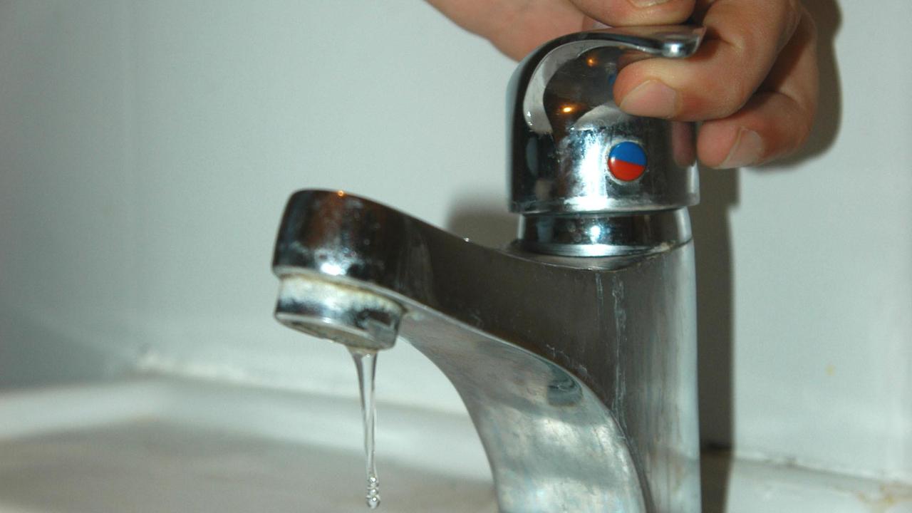 L'Enel rompe un tubo dell'acqua: emergenza a Pistoia est