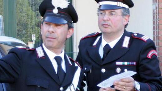 Scoperti a rubare inseguiti nella notte ma fuggono a piedi