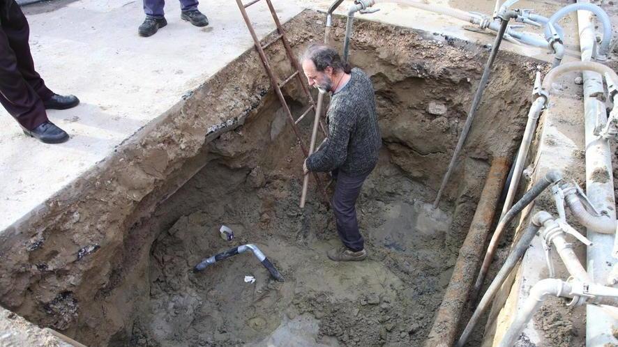 Voragine nella strada dopo i lavori