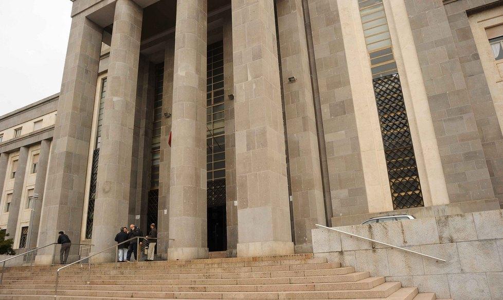 18 anni e 8 mesi all’ex carabiniere 