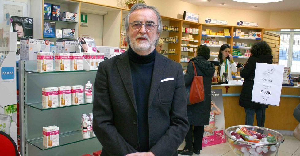 Il direttore detective Afm prende i ladri di farmacie 