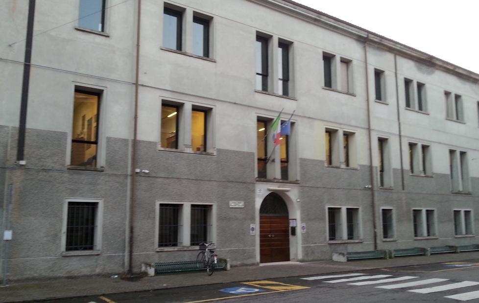 Ladri di monete alla scuola media 