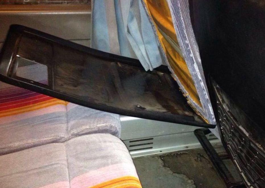 Bus danneggiato ancora prima di partire