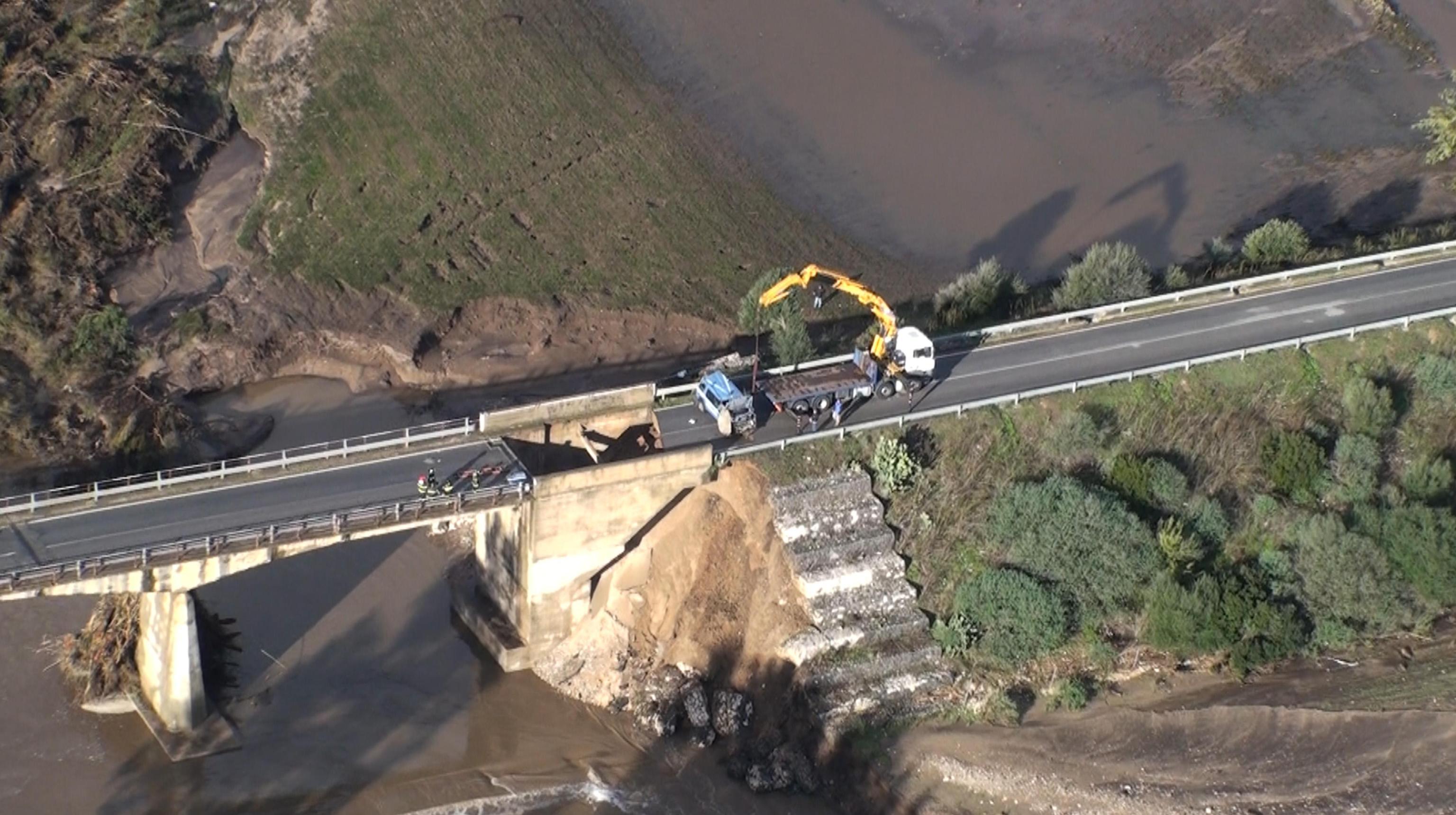 Il ponte crollato in cui ha p4rso la vita Luca Tanzi