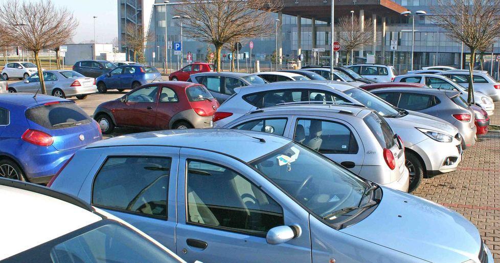 Sosta all’ospedale Una voce unanime: «La vogliamo gratis» 
