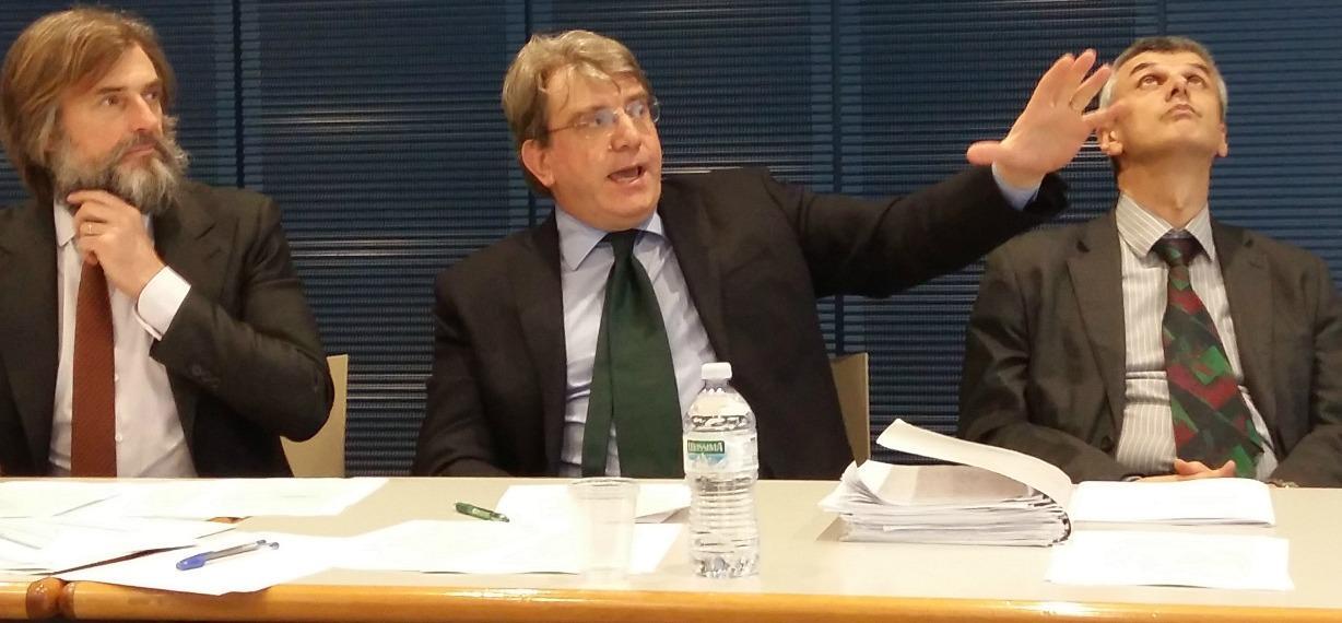 Il presidente di Confindustria Toscana Nord Cavicchi con Mongatti e Vettori dell'ufficio studi