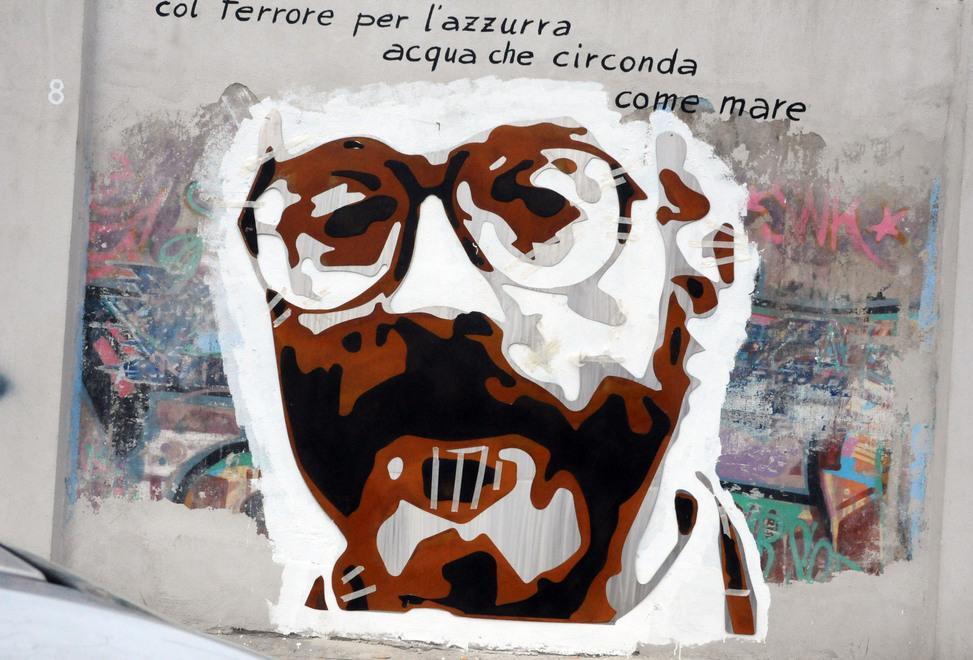 Nuoro, il muro dello stadio si trasforma in una galleria d’arte 